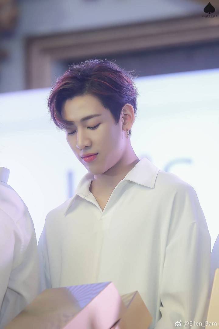 大型粉丝求黑活动，只为让他留在我们身边！