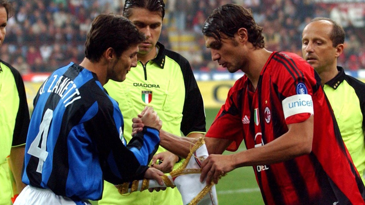 百年宿敌曼城曼联,百年恩怨球队