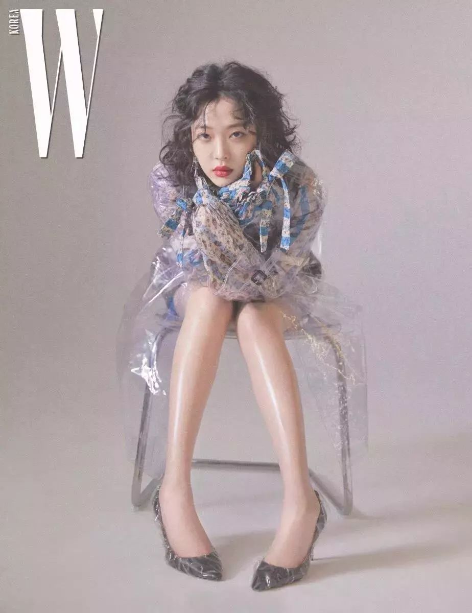 藏青色裙子搭配什么颜色上衣好看,上衣和裙子搭配比例是多少