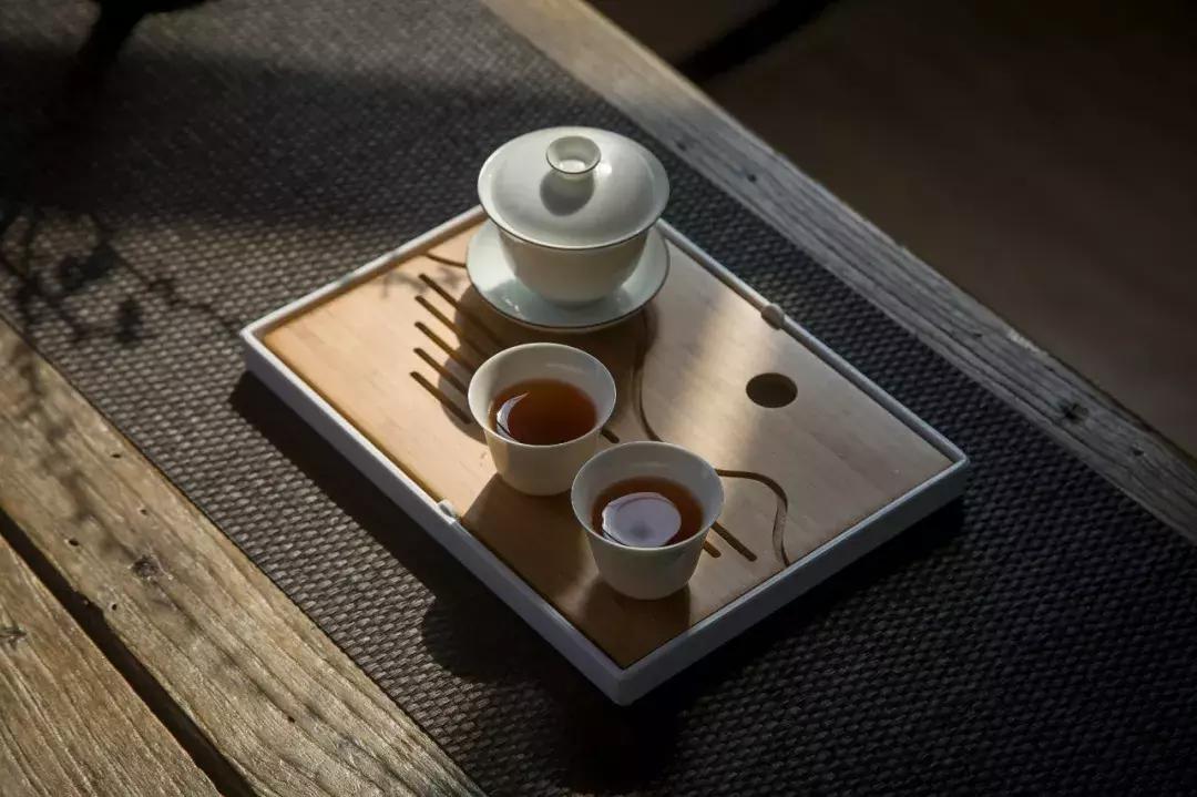 少了知己作陪，有它一样尽兴！