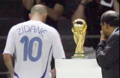 NBA和足球赛场那些最失落的照片瞬间,科比梅西只能排第2、第3