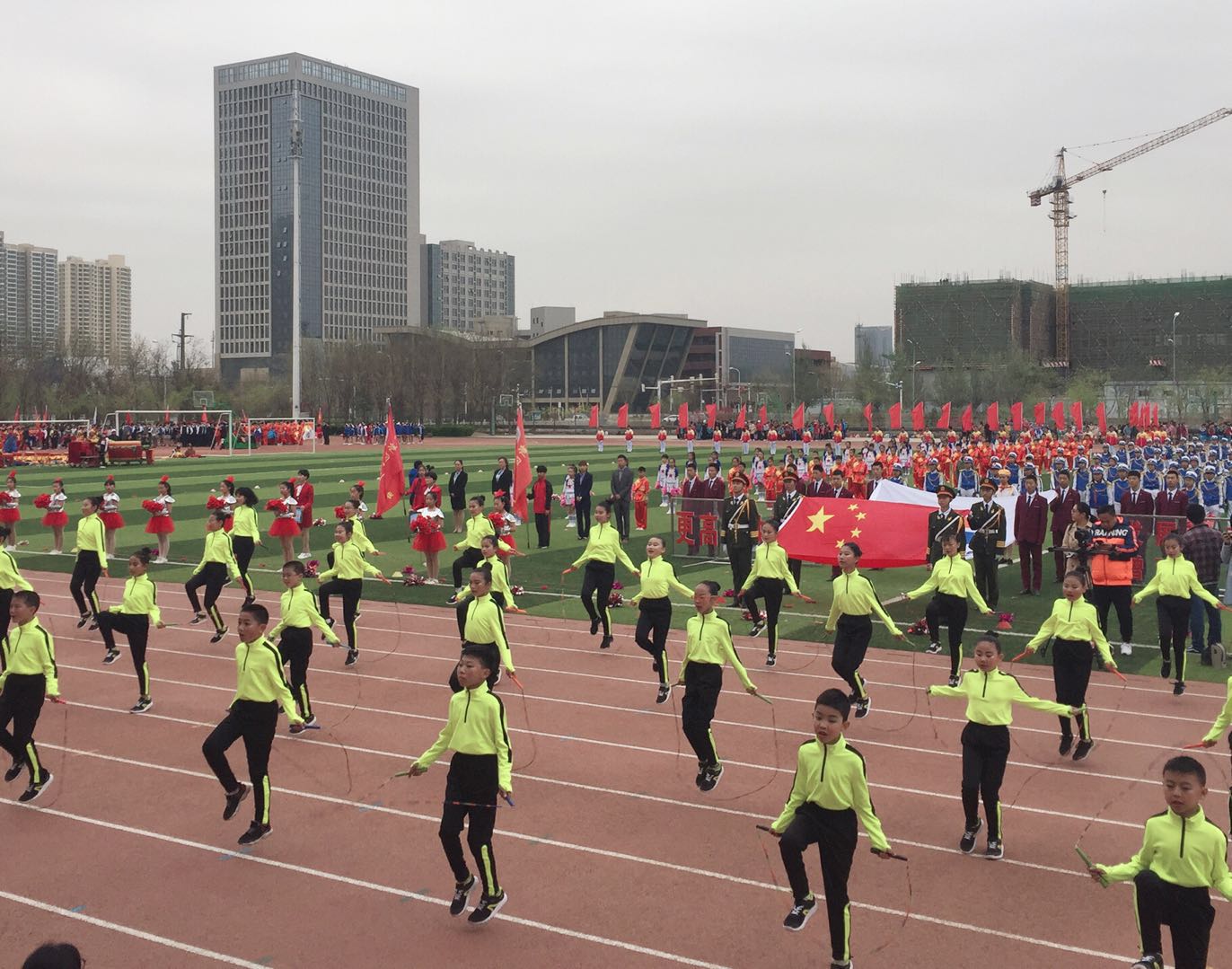 小学生运动会的童趣,有趣的运动会一年级小学生