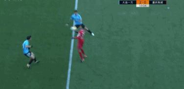 都是裁判惹的祸？1张红牌改赛果，大连一方3分变1分其实更应反省