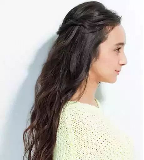 超短烫发刘海怎么扎头发简单好看,40岁的女人烫发后咋扎头发