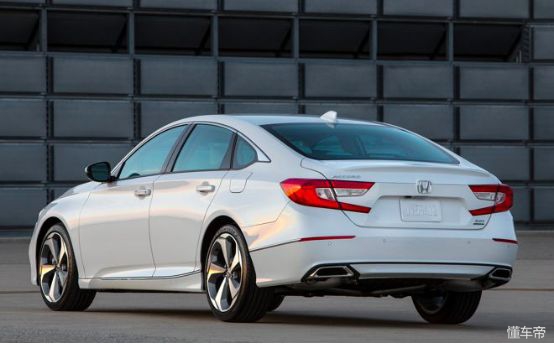 思域螃蟹尾灯,本田思域尾灯像龙虾钳子