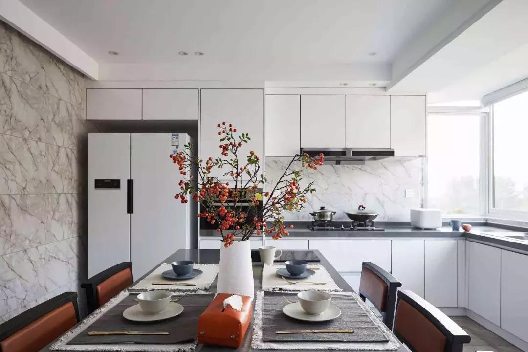 儿童专属粉色少女心房间布置,爸爸为女儿布置儿童房