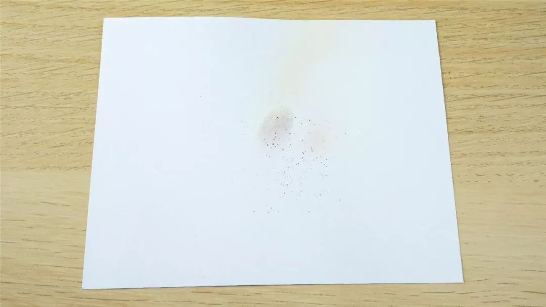 白纸上能留下指纹吗,一张白纸能查出来指纹吗