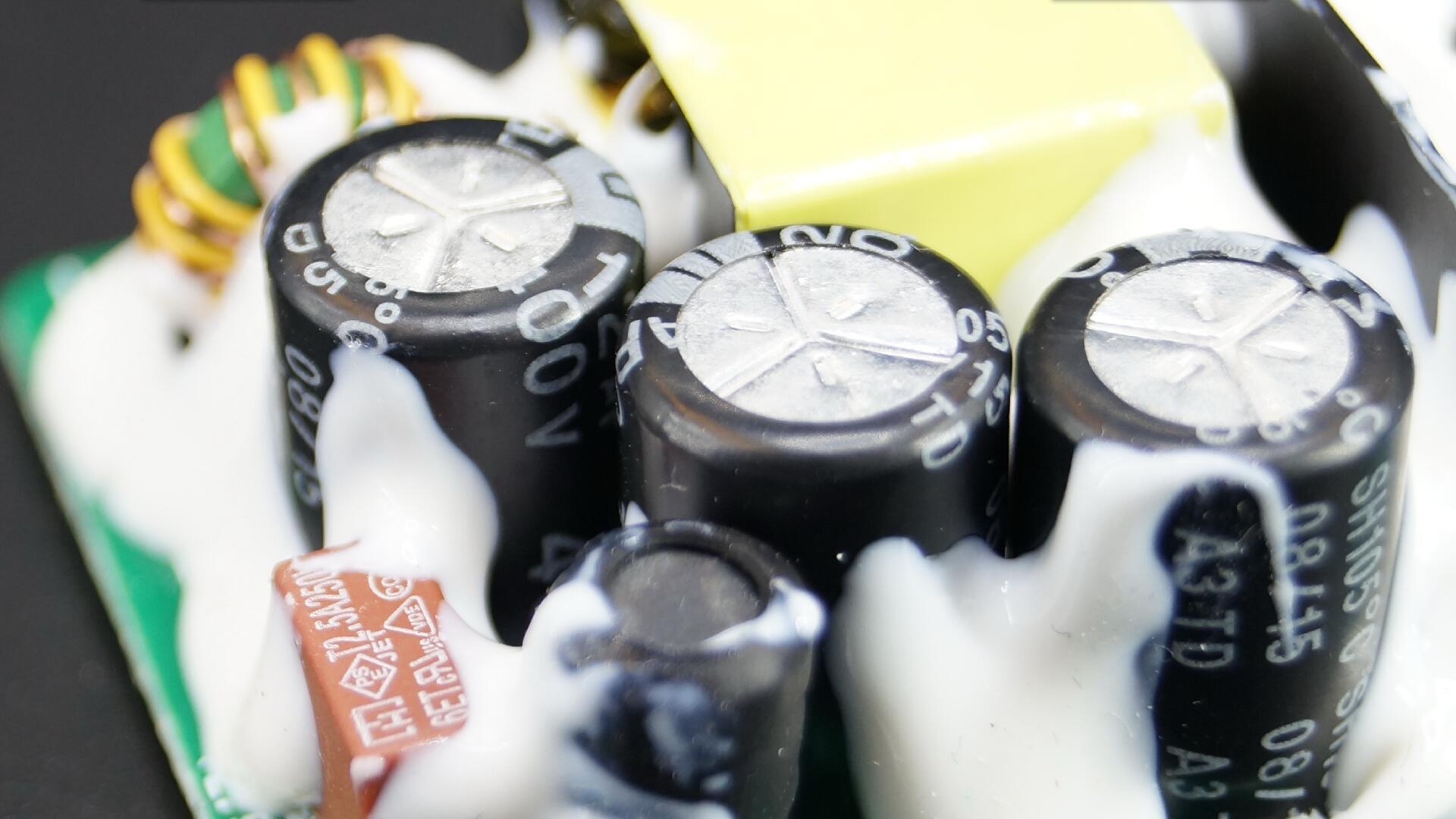 魅族充电器二换一,魅族原装充电器拆解