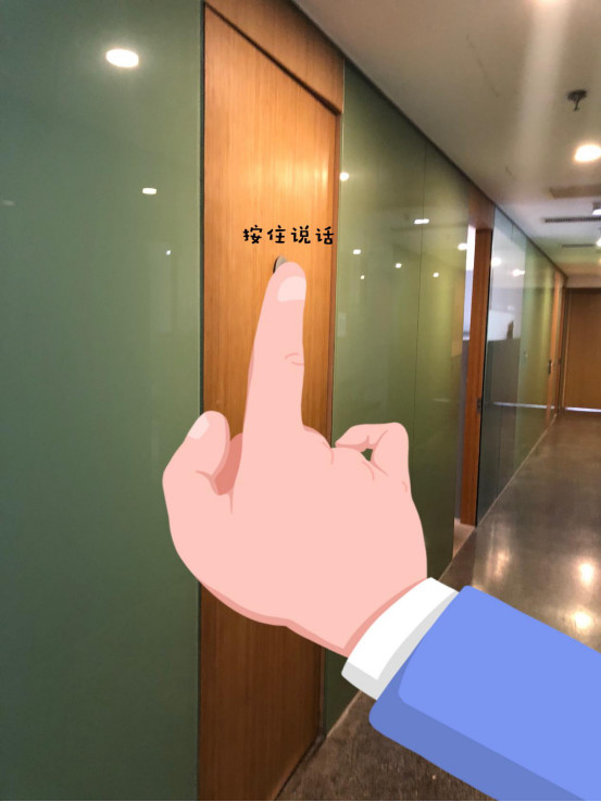 冒死闯进厕所*拍偷**，结果发现了......