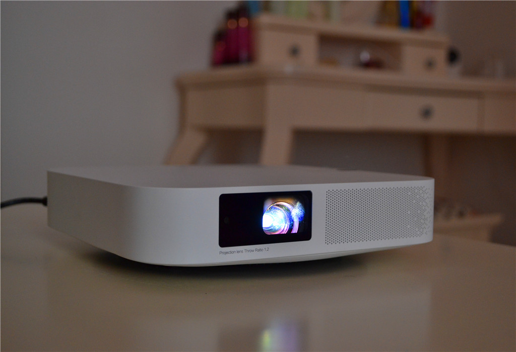 极米无屏电视z4,极米投影电视z6