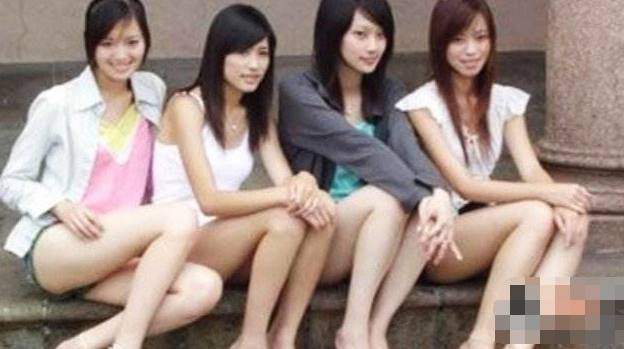 他是最牛村长，娶了120个老婆，每晚轮流过夜，开车时瞬间尴尬了