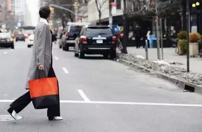 值得入手的千元大牌包包,第一只奢侈品包包买什么