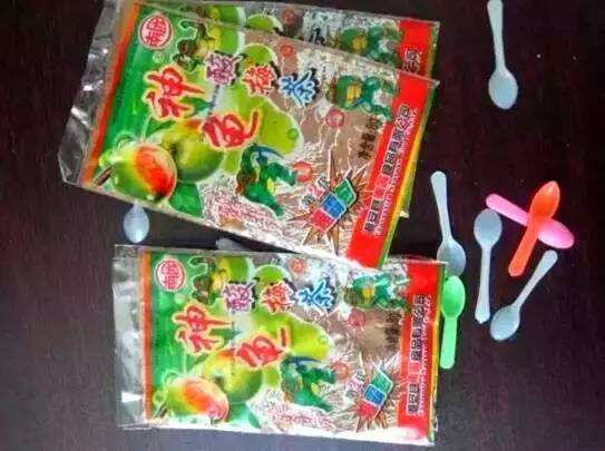 网红辣条干脆面休闲小零食8090后,8090吃过的零食图片