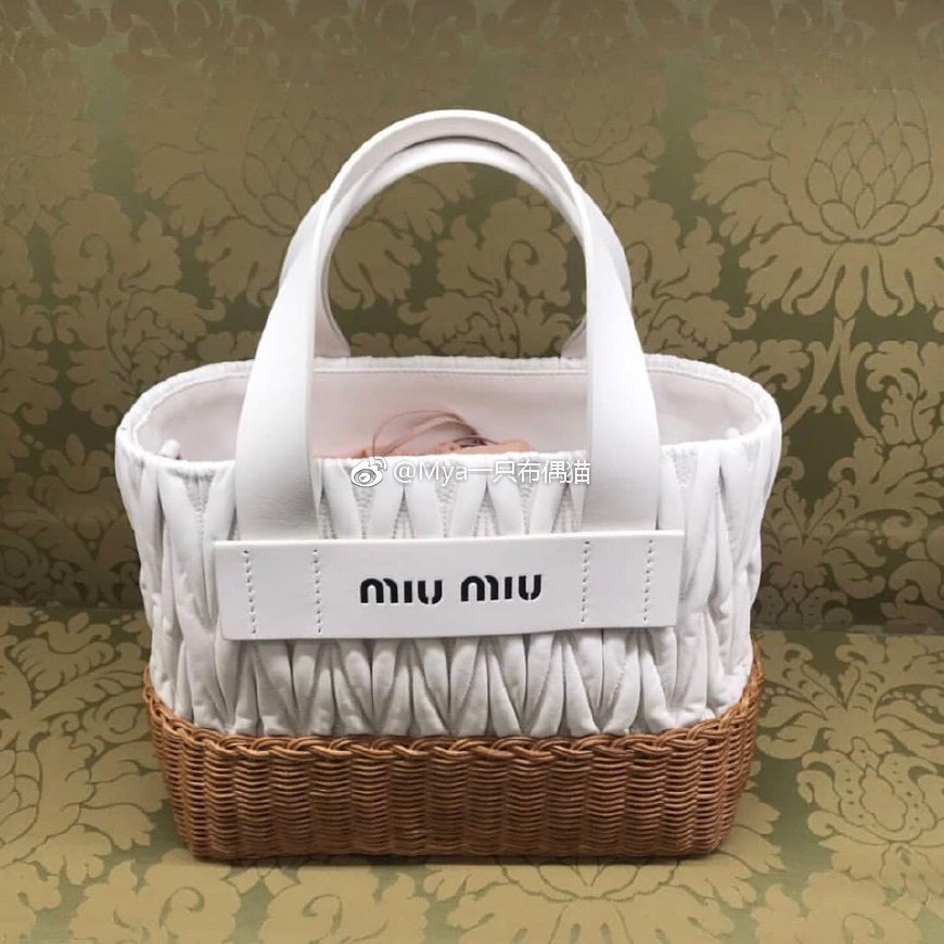 celine草编包颜色有哪些,celine包袋子能配到吗