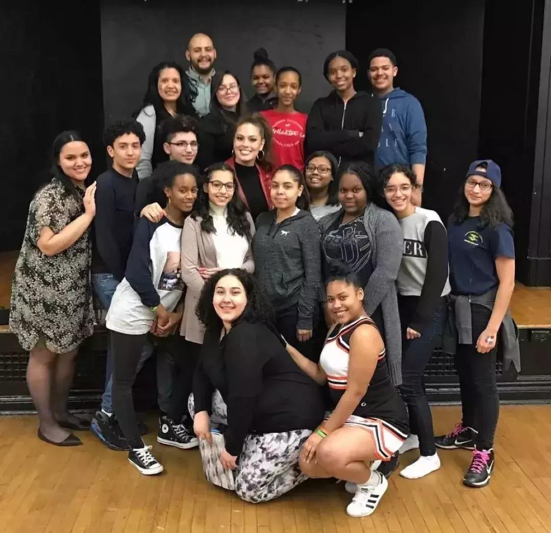 全球最胖的女模特体重高达500斤,胖并不可怕史上最胖超模