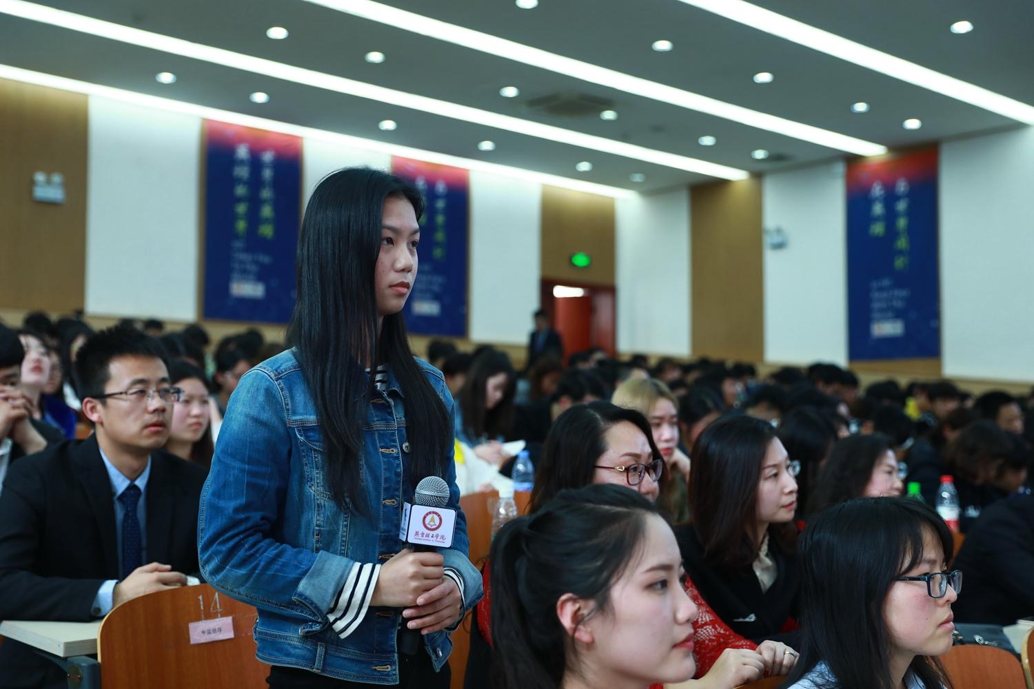 加拿大前总理和夫人到访燕京理工学院世界级政治家带学生看世界