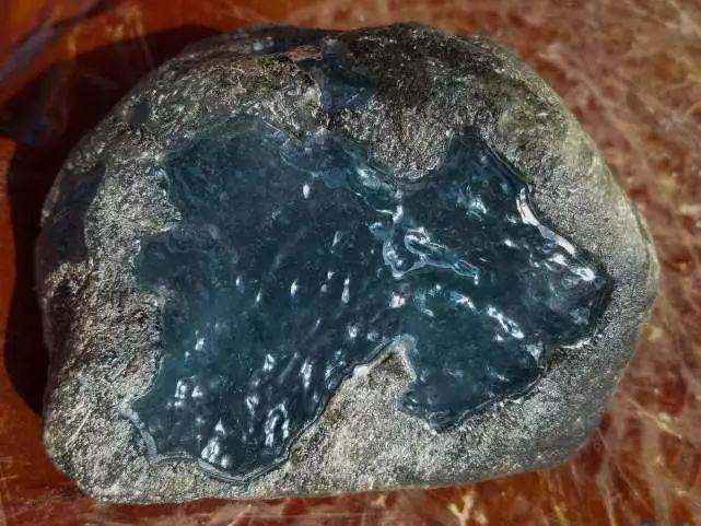 辨别原石真假最简单方法,原石怎么看真假鉴别方法