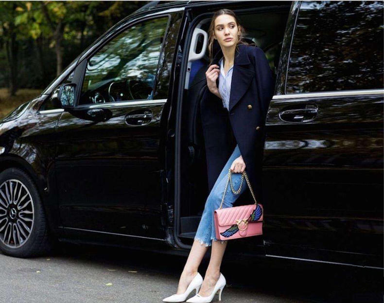 包包实用和颜值你会选哪一个,大牌的包包又贵不好看又便宜