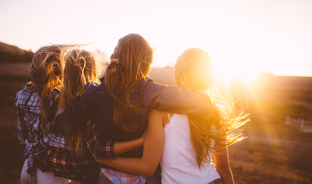 如何与失恋的天秤女相处,和平精英失恋了怎么办