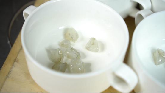 虾仁咸蛋黄豆腐羹,降低胆固醇的食物食谱