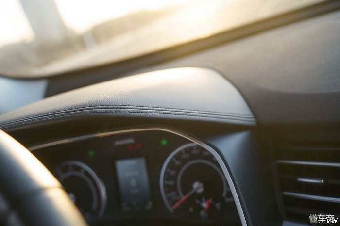 哈弗h6蓝标1.5t测评,第三代哈弗h61.5t2.0t选哪个好