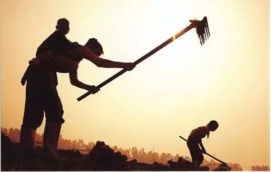 爱孩子不要太惯着他,爱孩子不要溺爱