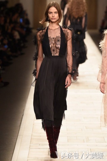 fendi女装2017秋冬高级成衣大秀,fendi高定服装价格