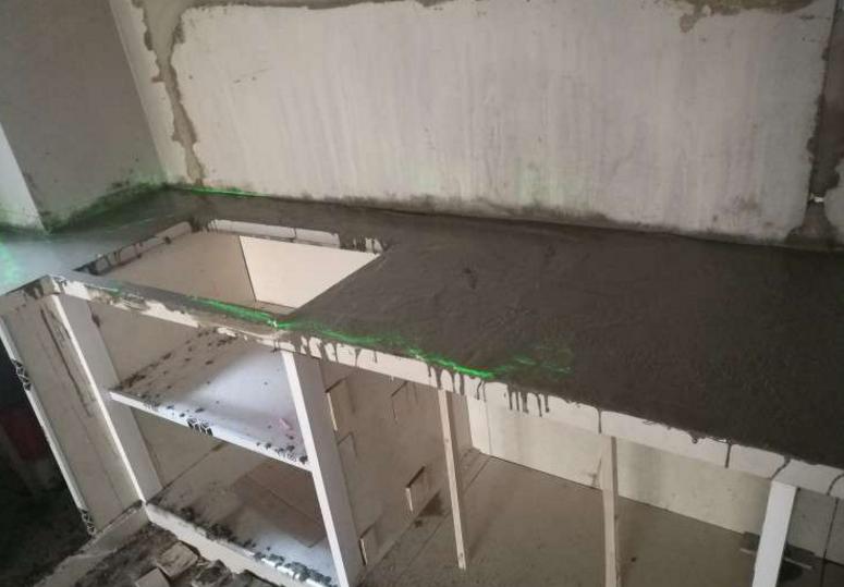 农村小伙做橱柜视频,穷小伙制作水泥砖