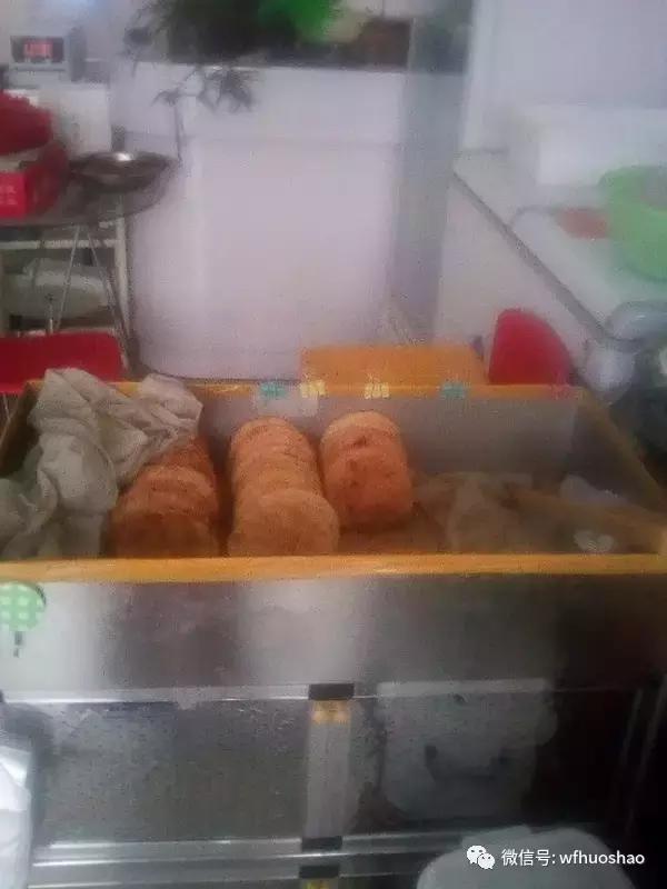 温情时刻/授人以鱼不如授之以渔,残疾人创业开起肉火烧店!