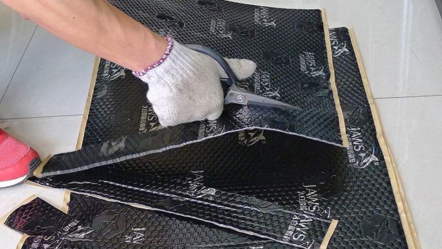 自来水老客户雪佛兰乐风更换车载导航与升级汽车音响!昆明静丰