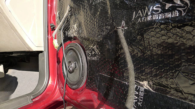 自来水老客户雪佛兰乐风更换车载导航与升级汽车音响!昆明静丰