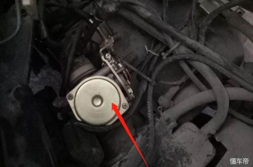 150摩托车加油门熄火是怎么回事,摩托车一加油门突突的然后就熄火