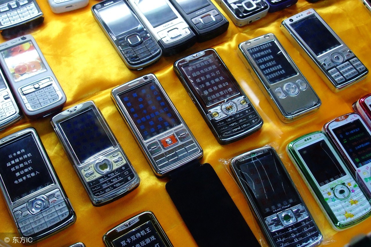 山寨机对比山寨机,山寨机之所以被称为山寨机