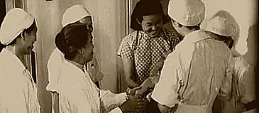 面对产科医生不许结婚生子的无理规定，她说：那我就一辈子不嫁！