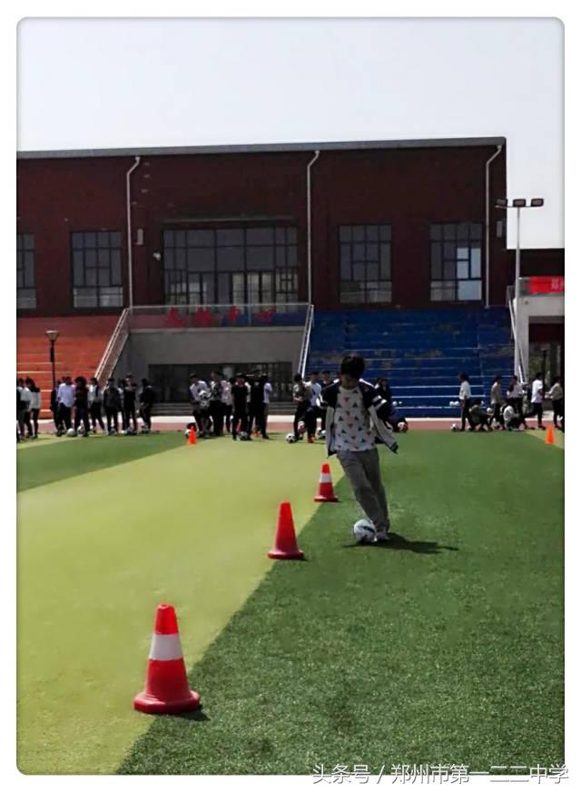 挥洒汗水敢于拼搏,挥洒汗水奋勇拼搏