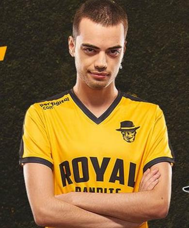 LOL土耳其战队辅助表示出柜网友：RNGay的各位什么时候宣布