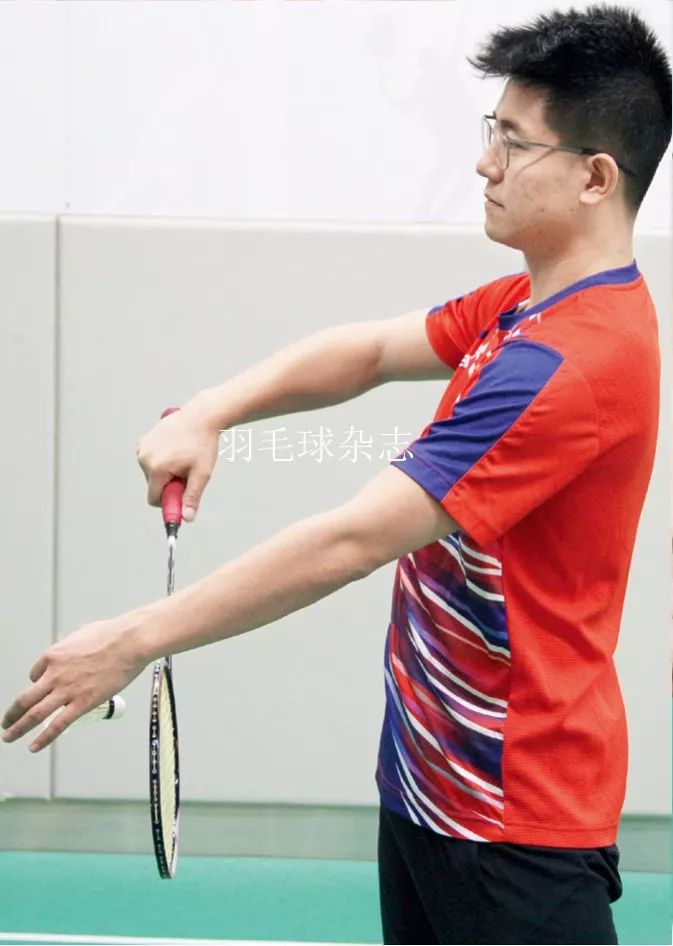 横拍反手攻球错误动作及纠正方法,反手攻球练习方法及常见错误纠正