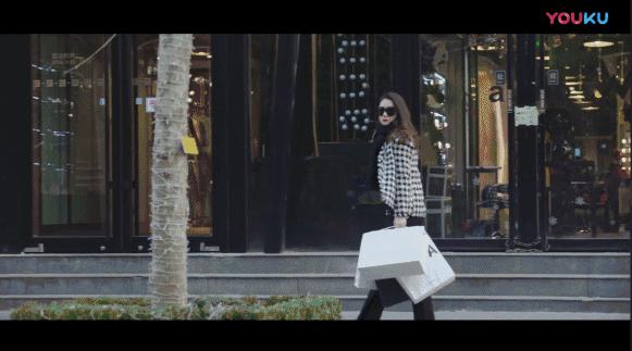 女人对男人有很强的占有欲,不被男人所重视的女人