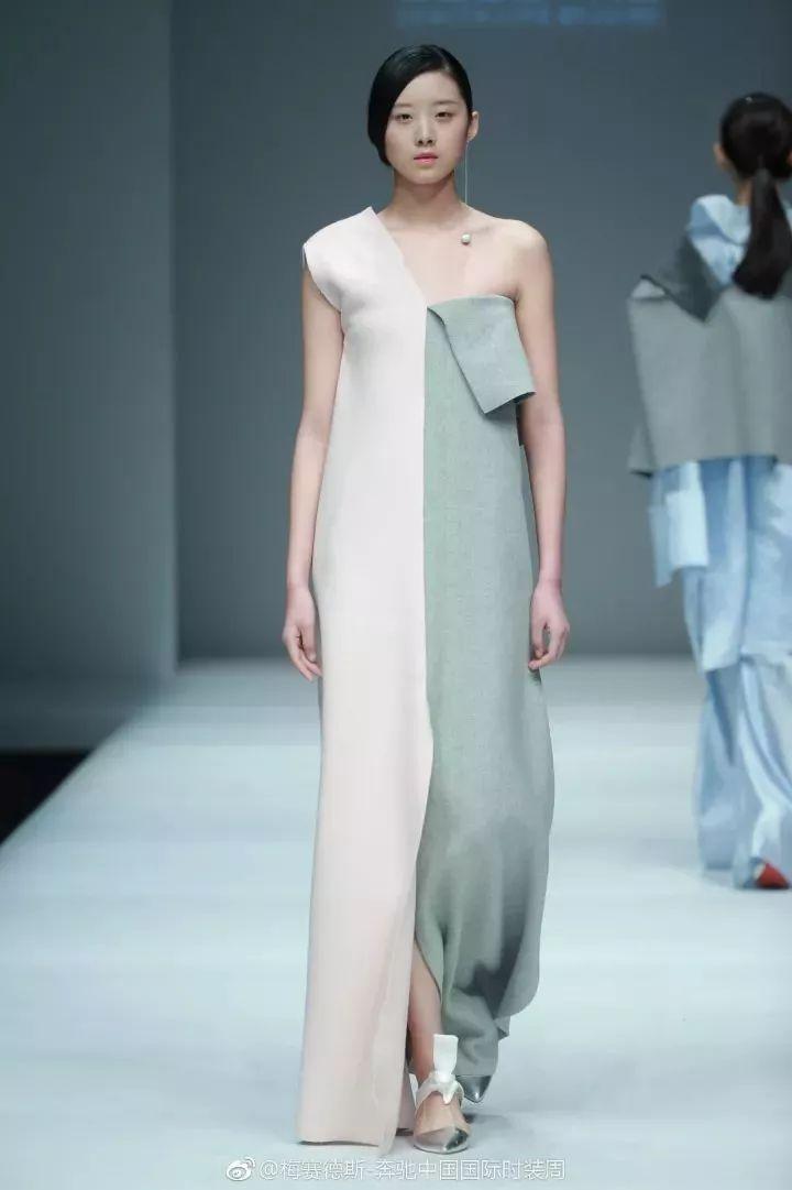 冷暖肤色服装搭配知识,服装搭配知识分享