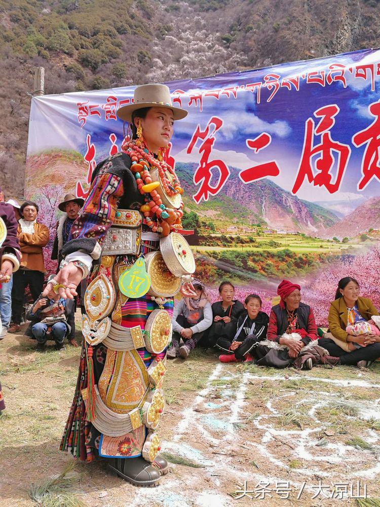 甘孜丹巴美女谷,甘孜藏族自治州美人谷