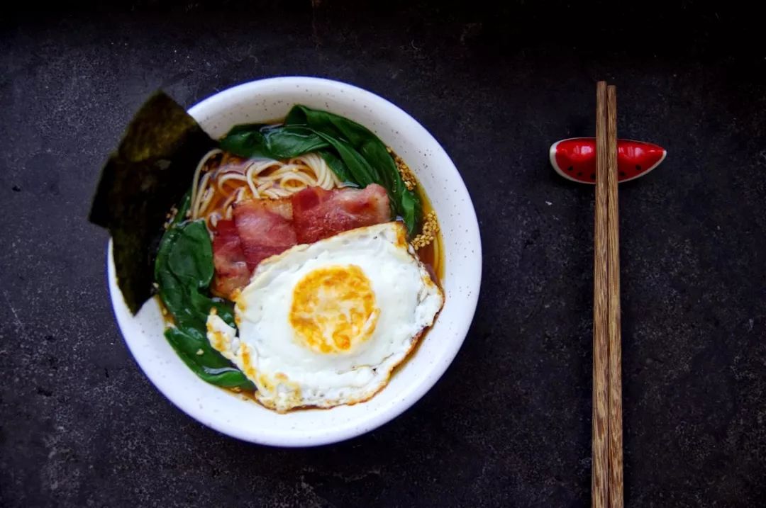 怎么煮泡面面最好吃,如何只用方便面条下一碗好吃的面