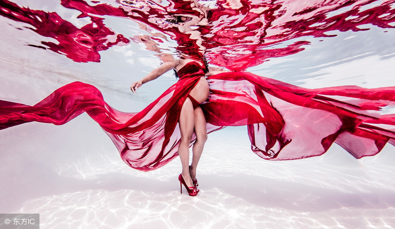 凉鞋磨脚怎么办小妙招,夏天的凉鞋穿着磨脚怎么办