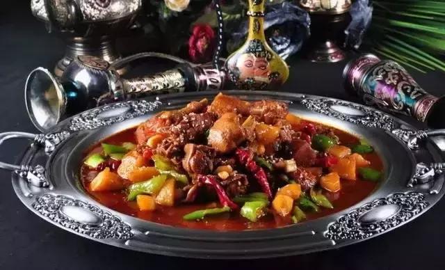 自从YoungHome全新亮相以来，打造了福州名副其实的全新美食圣地