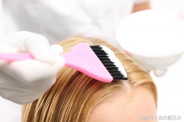 小学生怎么让头发一秒变直变顺,头发长出来卷有什么办法可以变直