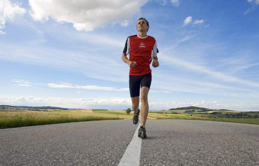 跑步时，自己的身体晃动如果太大，就应该得注意这2点了