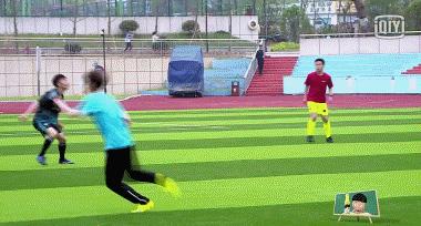 鹿晗加入职业足球队,鹿晗国际足球比赛视频