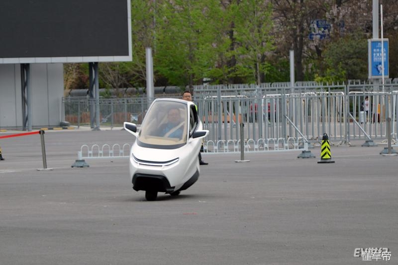 解决最后一公里的新出行利器体验凌云两轮电动车