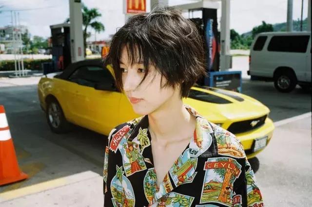 大饼脸女生剪什么样的刘海最好看,剪刘海变美