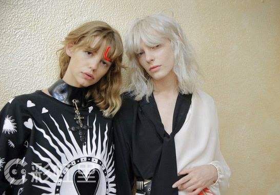 大饼脸女生剪什么样的刘海最好看,剪刘海变美