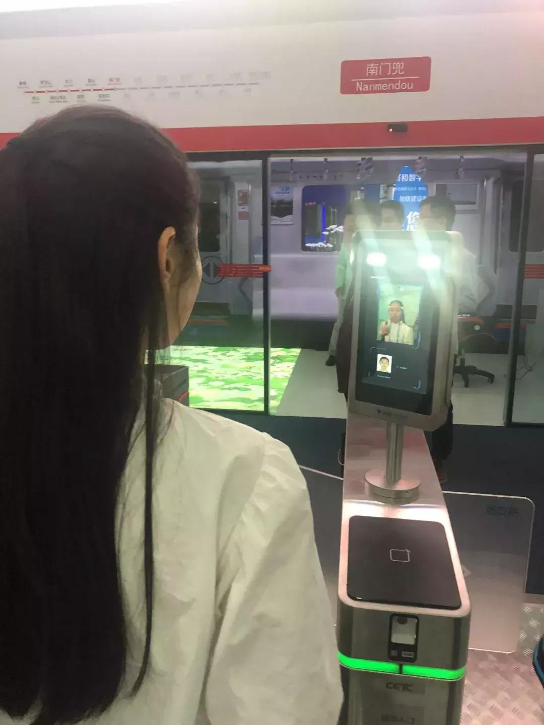 让你们“剁手”、“吃土”的人都来了！求偶遇？逛展追星攻略速收藏！